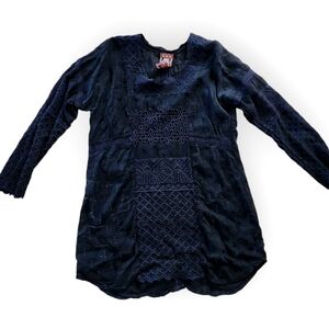 Johnny Was Embroidered Long Sleeve Tunic Top Blouse Black V Neck Eyelet